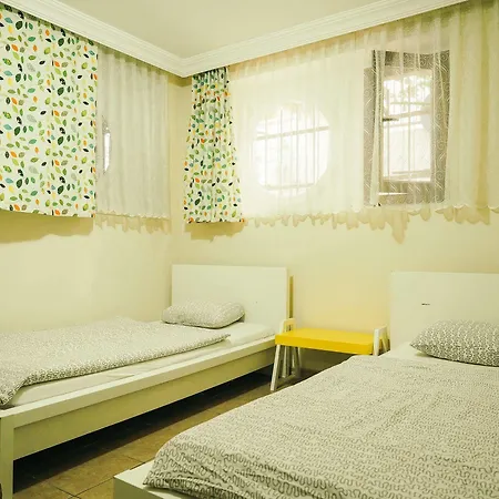 Hostel Deeps *