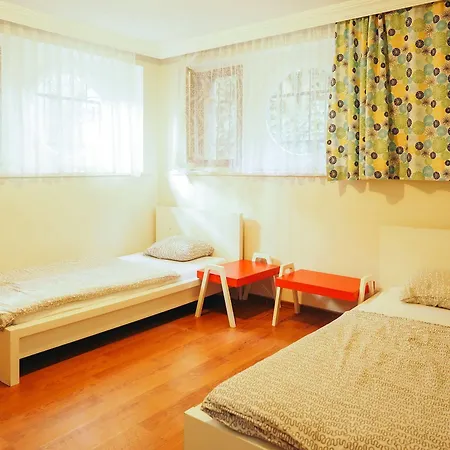 Deeps Hostel *