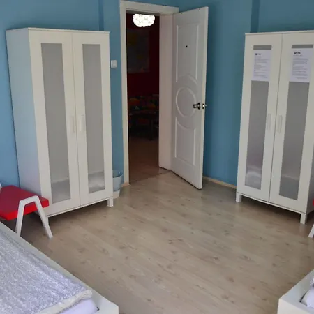 Deeps Hostal