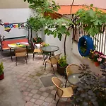 Deeps Hostel *