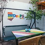 Hostel Deeps *